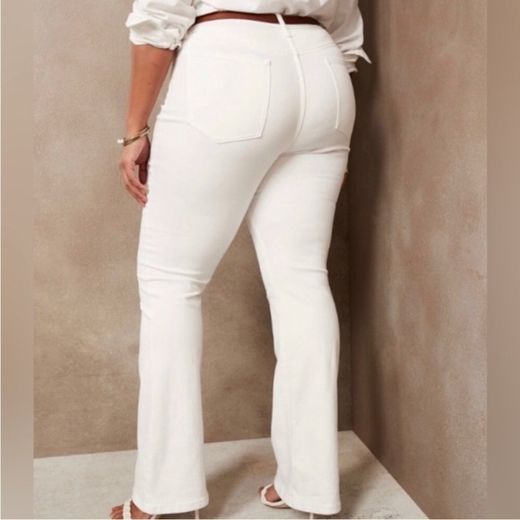 NWT! Banana Republic White Curvy Bootcut Jean - Multiple Sizes🩵 - Picture 2 of 4